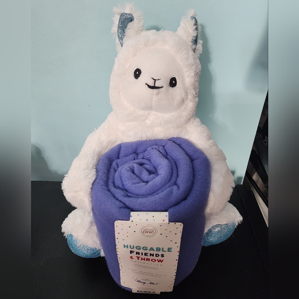 Silver One Huggable Friends and Throw